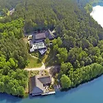 Ferienhaeuser Im Naturresort Drewitz